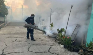Petugas Dinas Kesehatan Kota Pekalongan