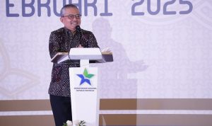 Kepala Perpusnas E. Aminudin Aziz