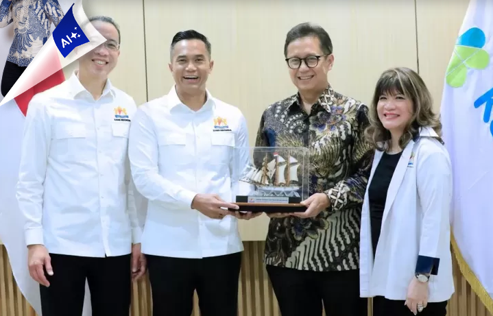 Ketua Umum Kamar Dagang dan Industri (Kadin) Indonesia Anindya Bakrie mendukung program Pemeriksaan Kesehatan Gratis (PKG)