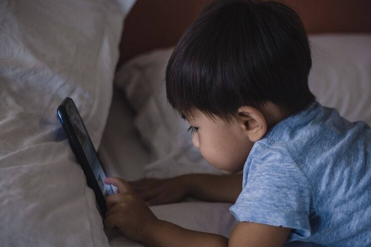Pemerintah tengah merancang aturan pembatasan penggunaan media sosial untuk anak-anak