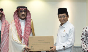 Penyerahan Simbolis Bantuan Kurma dari Kerajaan Arab Saudi ke Republik Indonesia.