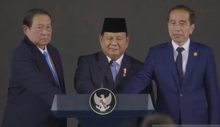 Presiden RI Prabowo Subianto bersama Presiden Ke-7 RI Joko Widodo