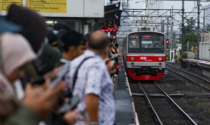 Ilustrasi penumpang KRL Commuter Line.