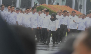 Kepala daerah terpilih melakukan gladi bersih pelantikan di lapangan Monumen Nasional (Monas), Jakarta