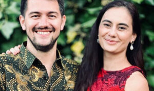 7 Artis Indonesia yang Pindah ke Luar Negeri dan Tinggalkan Karier di Dunia Hiburan