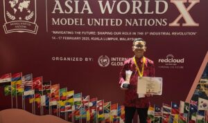 Siswa Indonesia, Kenzio Muhammad Raharjo (12 tahun) meraih penghargaan Best Delegate ajang Asia World Model United Nation 2025 di Kuala Lumpur, Malaysia