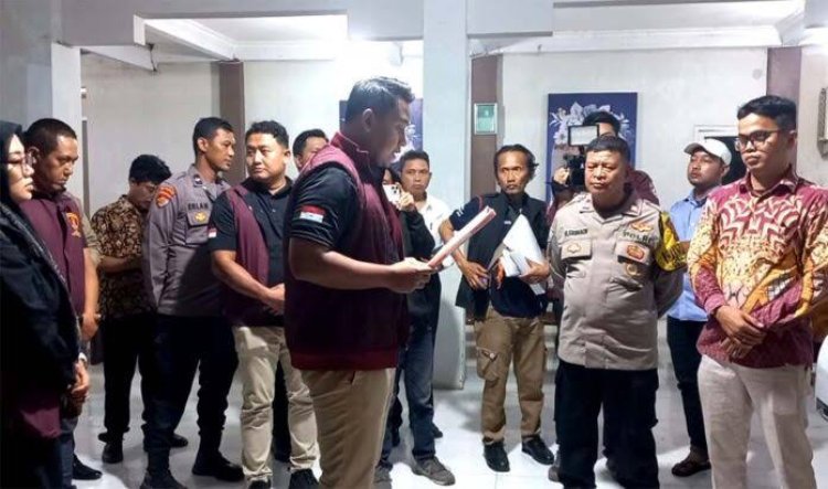 Bareskrim Geledah Kantor Kades Kohod Terkait Kasus Pagar Laut
