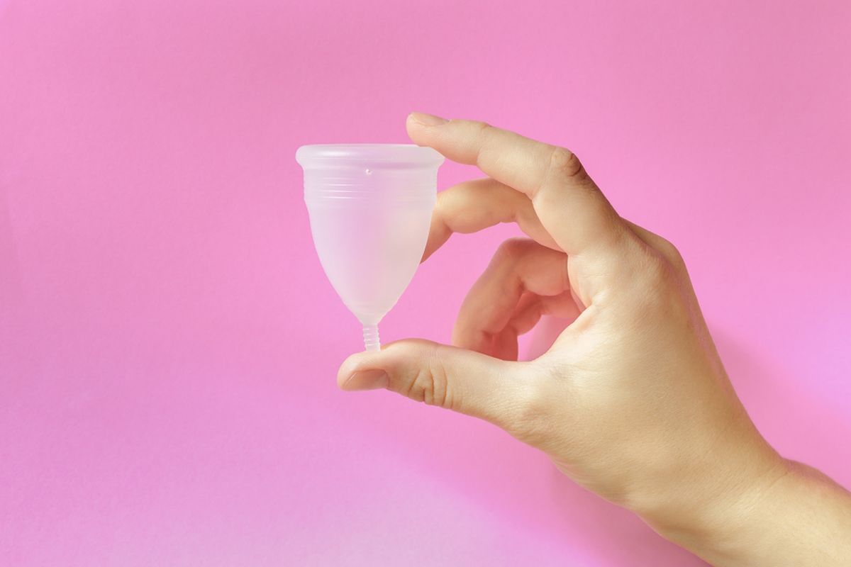 Cara Pakai Menstrual Cup yang Benar agar Nyaman dan Aman