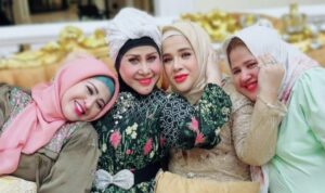 Elvy Sukaesih Berdamai dengan Putrinya Wirdha Sylvina Setelah Bertahun-tahun Berseteru