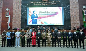 Pj. Gubernur Sumut, A. Fatoni menghadiri Rapat Paripurna DPRD Sumut dalam rangka Peresmian, Pengangkatan dan Pengucapan Sumpah / Janji Erni Ariyanti Sitorus sebagai Ketua DPRD Sumut masa jabatan 2024-2029 di Ruang Rapat Paripurna DPRD Sumut, Jalan Imam Bonjol, Medan.(Istimewa)