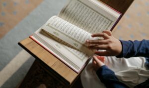 Keutamaan Tadarus Alquran di Bulan Ramadhan, Pahala Berlipat dan Syafaat di Akhirat