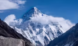 Lima Gunung Paling Berbahaya di Dunia yang Sering Membuat Pendaki Tersesat