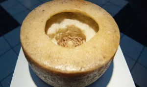 Makanan Teraneh di Dunia yang Wajib Kamu Ketahui, Ada yang Dibuat dengan Ketiak!