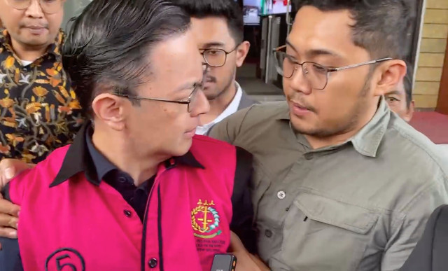 Momen saat Tom Lembong dihardik saat hendak bicara ke wartawan