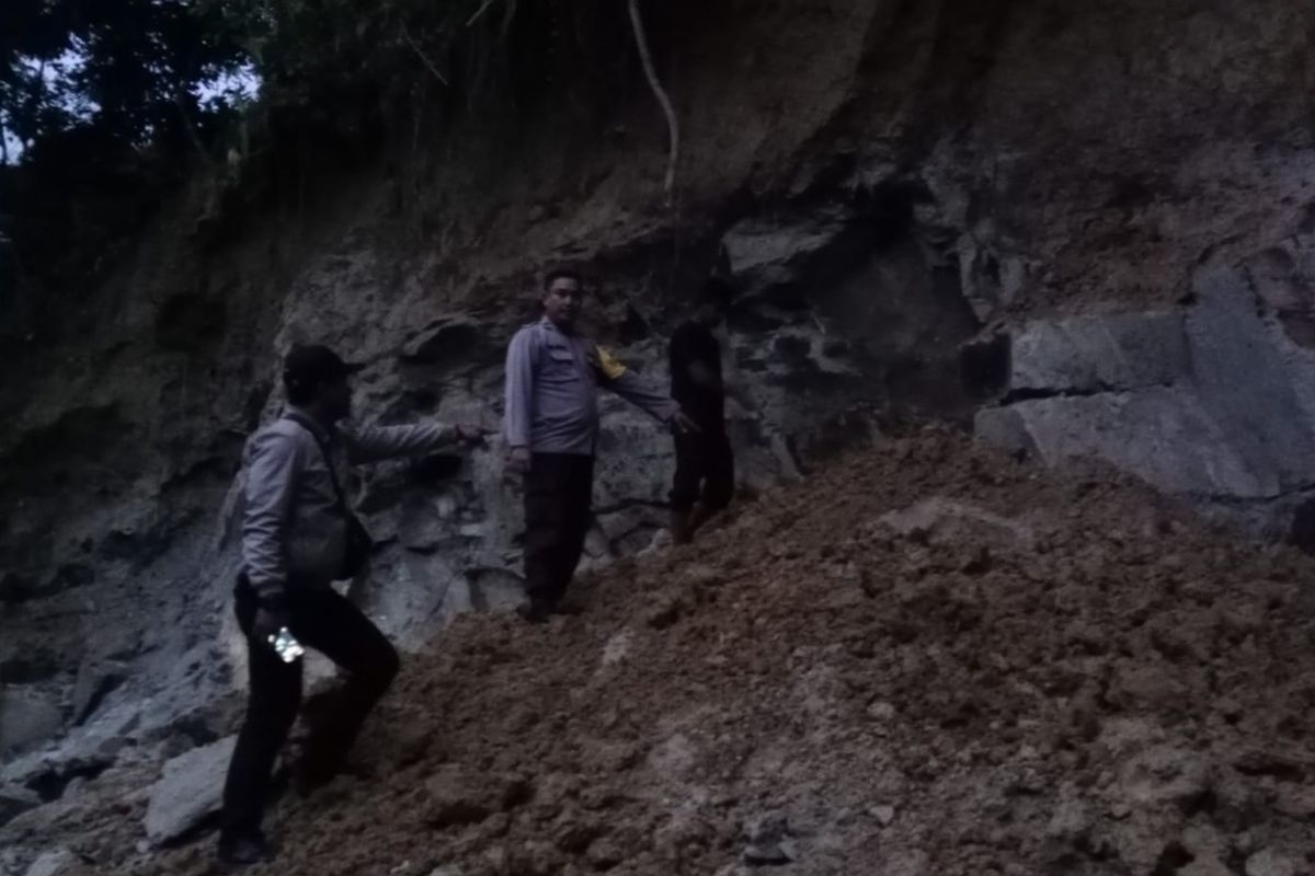 Pria Pemecah Batu di Simalungun Tewas Tertimpa Tanah Longsor