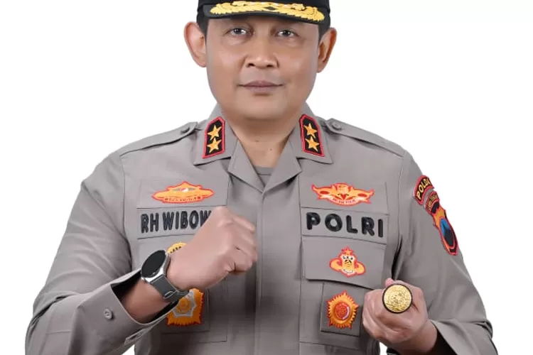 Ptrofil Irjen Pol Ribut Hari Wibowo, Jenderal Termuda yang Kini PProfil Irjen Pol Ribut Hari Wibowo, Jenderal Termuda yang Kini Pimpin Polda Jatengimpin Polda Jateng