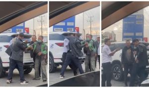 Viral! Pria Berjaket Hitam Tusuk Kondektur Bus Damri di SPBU