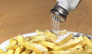 Waspadai Bahaya Makanan Tinggi Garam bagi Kesehatan