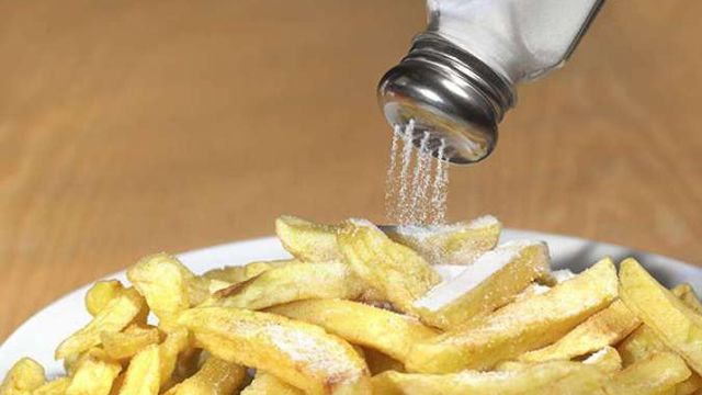 Waspadai Bahaya Makanan Tinggi Garam bagi Kesehatan