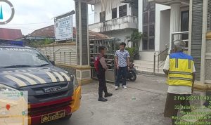 Personel Polresta Deli Serdang melakukan pengamanan di tempat ibadah.(Istimewa)