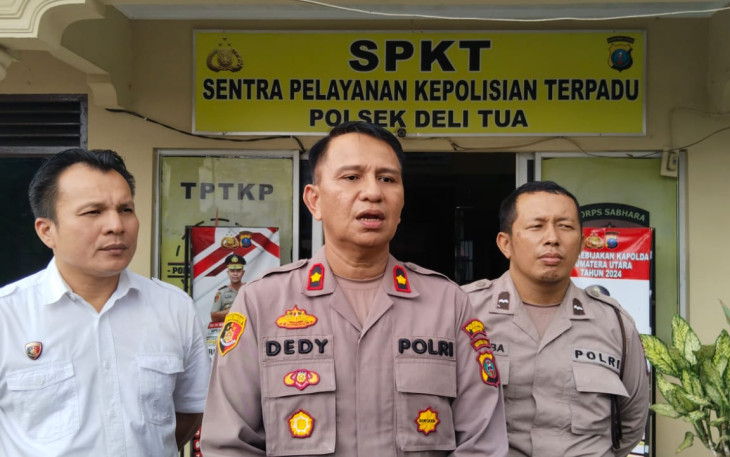 Kapolsek Delitua, Kompol Dedy Dharma SH MH bersama dengan anggotanya.(Istimewa)