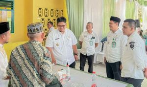 Pj Sekdako Padangsidimpuan Mohd Ary Junaidi beserta rombongan saat monitoring pelaksanaan STQ di Kecamatan Padangsidimpuan Utara dan Selatan, Rabu (5/2-25). Foto : BP/Ist