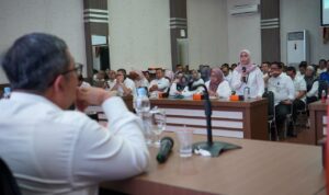 Rapat persiapan sinkronisasi visi dan misi Kepala Daerah terpilih di Balai Kota Medan. BP/erwan