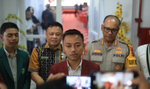 Cipayung Plus saat menggelar dialog public di Gedung BKDPSDM Sumut, Jumat (24/2/2025). BP/erwan