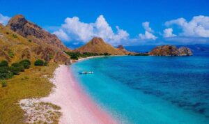 10 Pantai Terbaik di Dunia, Pink Beach Indonesia Masuk Peringkat Tujuh
