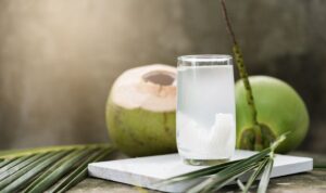 Ilustrasi kelompok penyakit apa yang tidak boleh minum air kelapa