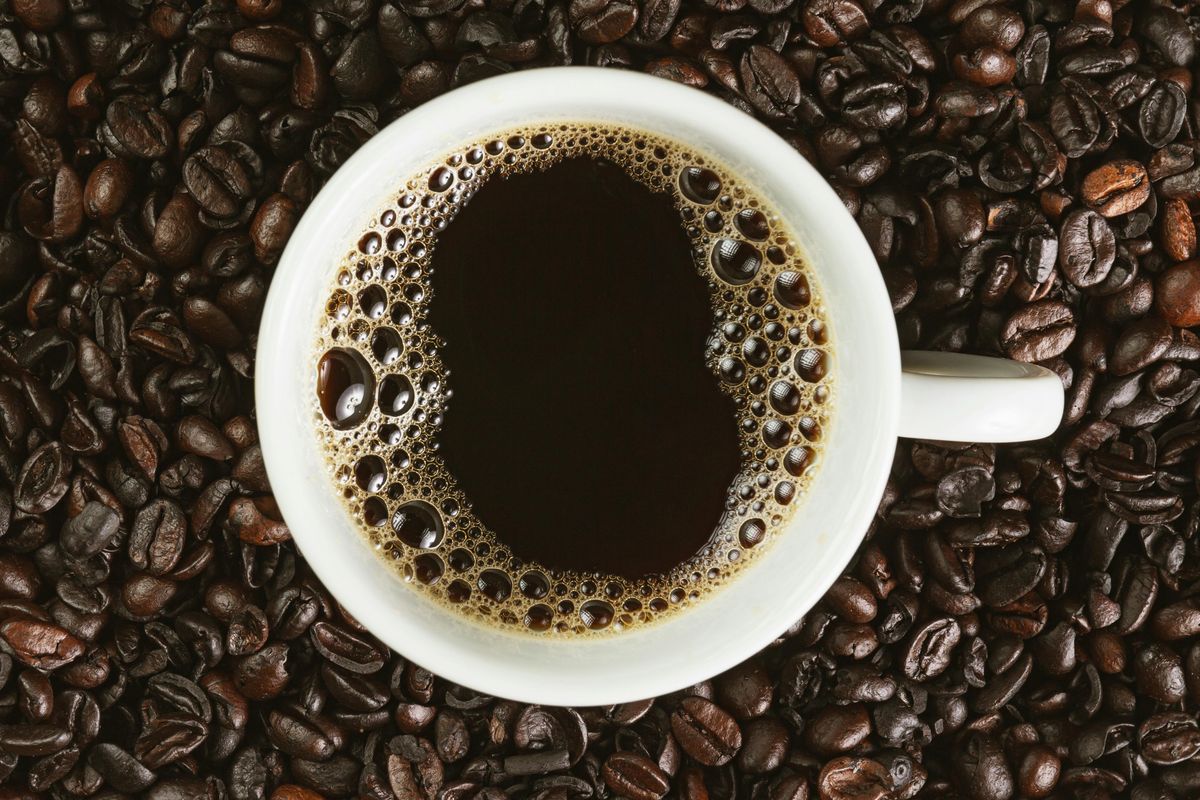 Ilustrasi kapan waktu terbaik minum kopi