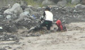 Motor terseret banjir lahar Gunung Semeru