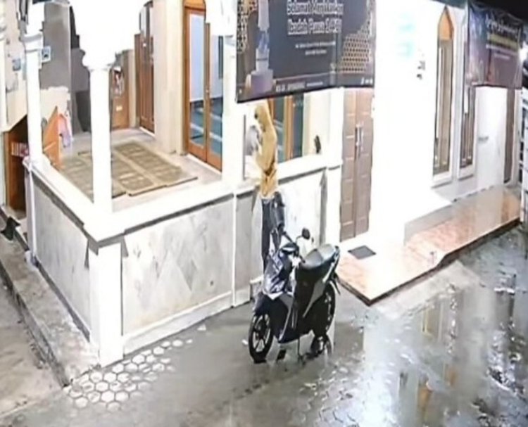 seorang pemuda nekat curi beras zakat fitrah di salah satu masjid daerah Beji, Patuk, Gunungkidul