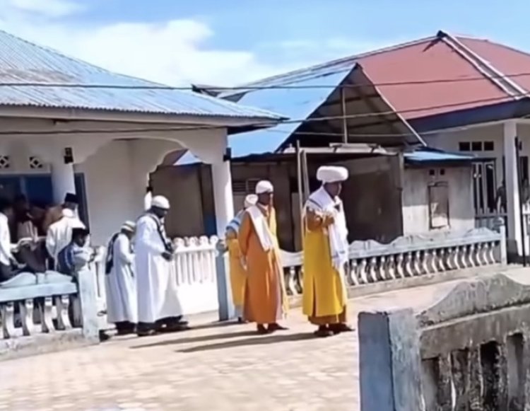 warga di desa Kampung Baru Maluku sudah melaksanakan Sholat Idul Fitri