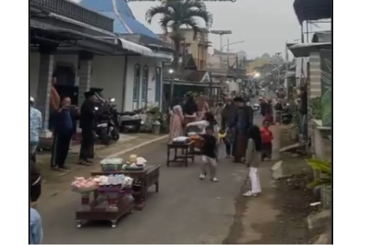 Viral! Tradisi Bukber Terpanjang di Dusun Krajan, Pujon Kidul,