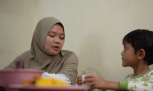 Bulan Ramadhan selain bisa mengajarkan nilai keagamaan kepada anak