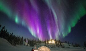 Fenomena Langka di Kutub yang Bikin Takjub! Dari Cahaya Aurora hingga Air Terjun Merah