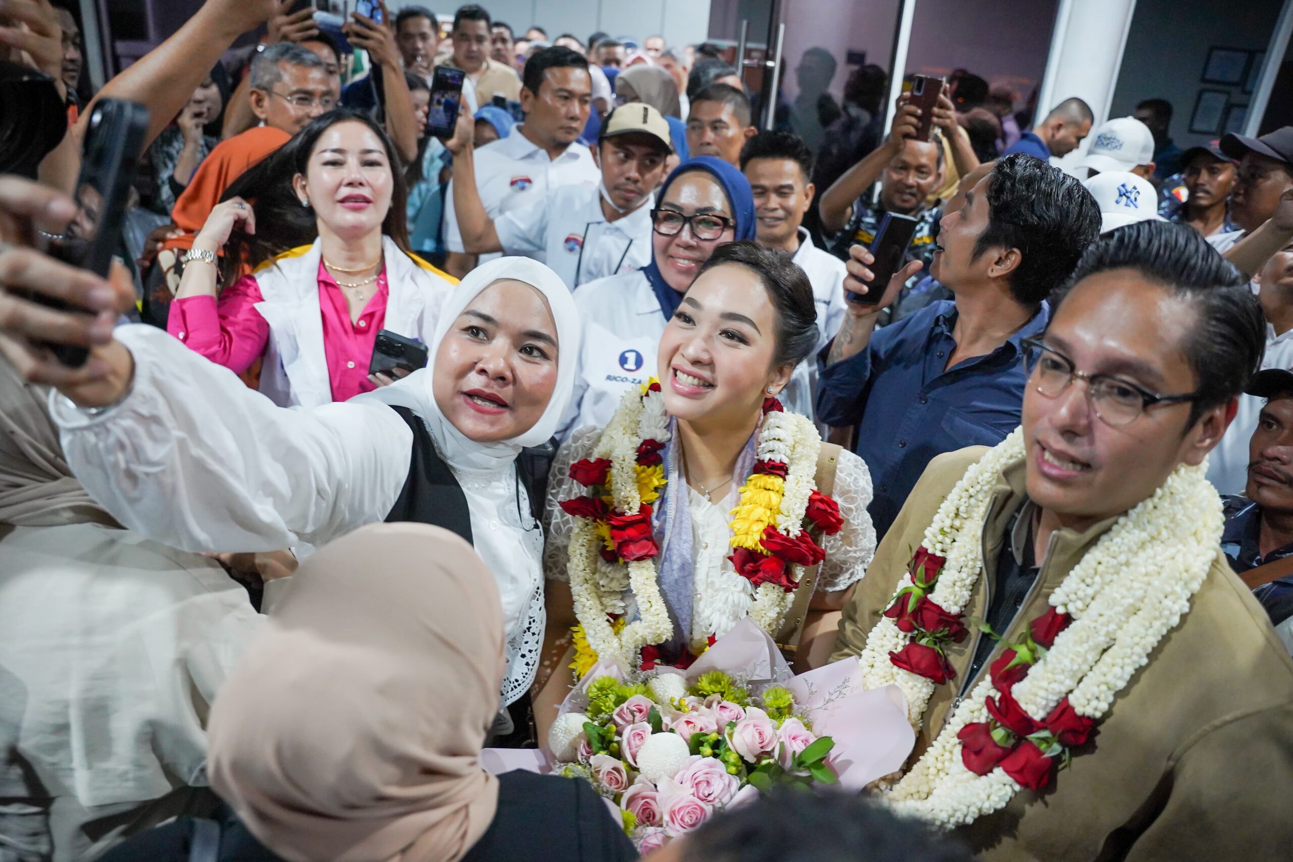 Wali Kota Medan Rico Tri Putra Bayu Wass disambut antusias di Kota Medan, Sabtu (1/3/2025). BP/erwan