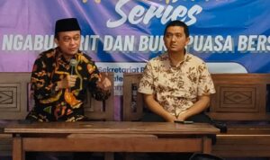 Prof. Ganjar Razuni memberi kan pandangan terkait Korupsi di Indonesia didampingi Yudi Purnomo Harahap ( mantan Penyidik KPK) pada acara Liga Korupsi Indonesia yang dilaksanakan oleh PB PMII di Jakarta