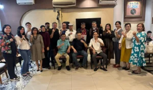Para panitia Peringatan Wafat Raja Sisingamangaraja XII Ke-118 saat menggelar rapat perdana di Intermezzo Cafe, Jalan Setiabudi No.213, Medan.