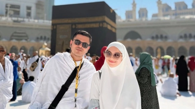 Irish Bella Jalani Ramadan di Tanah Suci Bersama Suami