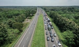 Kepadatan Arus Lalu Lintas di Tol Cipali Meningkat, Contraflow Diberlakukan