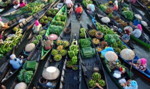 Pasar Tradisional Unik di Indonesia, dari Terapung hingga Tanpa Suara