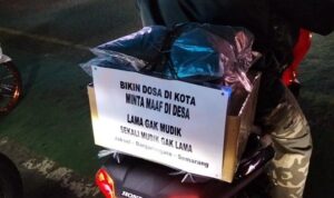 Pesan Unik di Motor Pemudik Lebaran 2025, Bikin Senyum-Senyum di Jalan