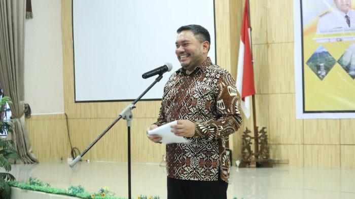 Profil Franc Bernhard Tumanggor, Bupati Pakpak Bharat