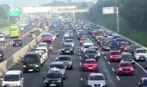 Puncak Arus Mudik 2025, Tol Cikampek dan Tol MBZ Alami Kepadatan