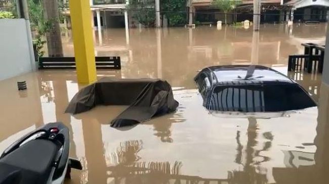 Rumah Parto Patrio Terendam Banjir, Jembatan Kemang Pratama Amblas