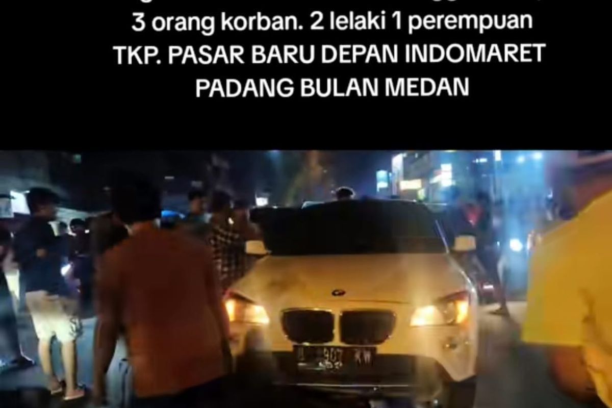 Seorang wanita inisial NA (29) meninggal dunia diduga usai ditabrak mobil BMW yang balapan dengan mobil Fortune