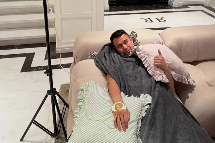 Terlalu Sibuk, Raffi Ahmad Kelelahan dan Diinfus di Rumah