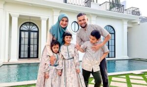 Teuku Wisnu Bangga! Adam dan Hawa Semangat Puasa Ramadan